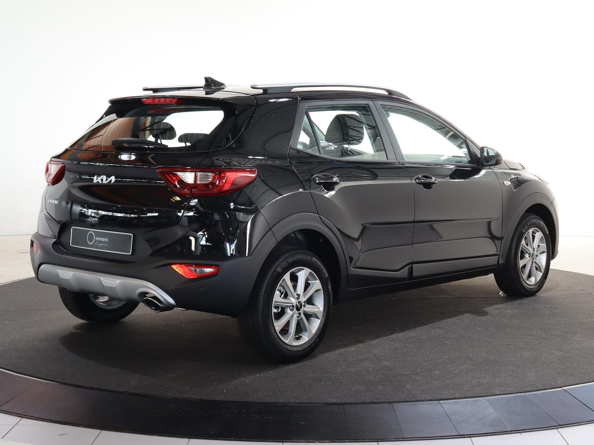 Kia Stonic 1.0 T-GDi MHEV DynamicLine | vanaf € 429,- per, Voorwielaandrijving, 710 kg, Zwart, Origineel Nederlands