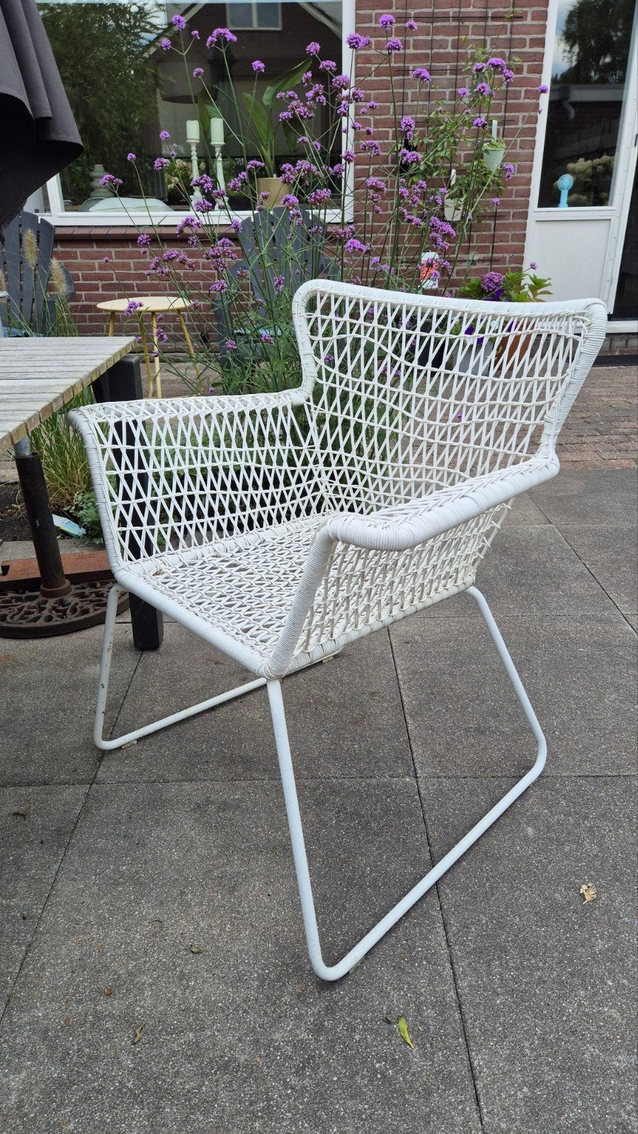 ikea Högsten tuinstoel van metaal en kunststof, Huis en Inrichting, Stoelen, Ophalen, Gebruikt, Wit, Modern, Tuin, Lounge
