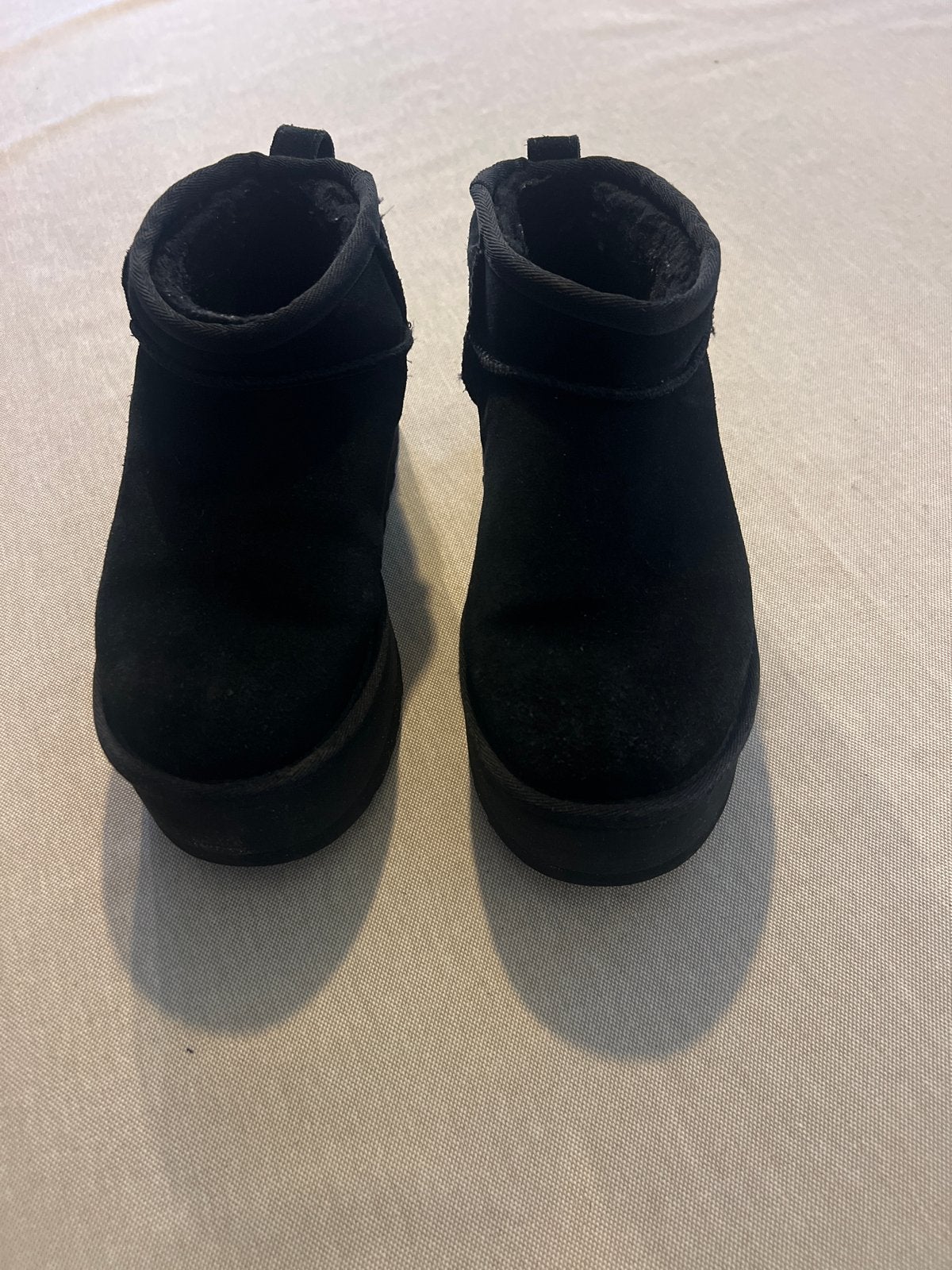 Zwarte UGG Classic Ultra Mini Platform laarzen 37, Kleding | Dames, Ophalen of Verzenden, Gedragen, Zwart, Lage of Enkellaarzen