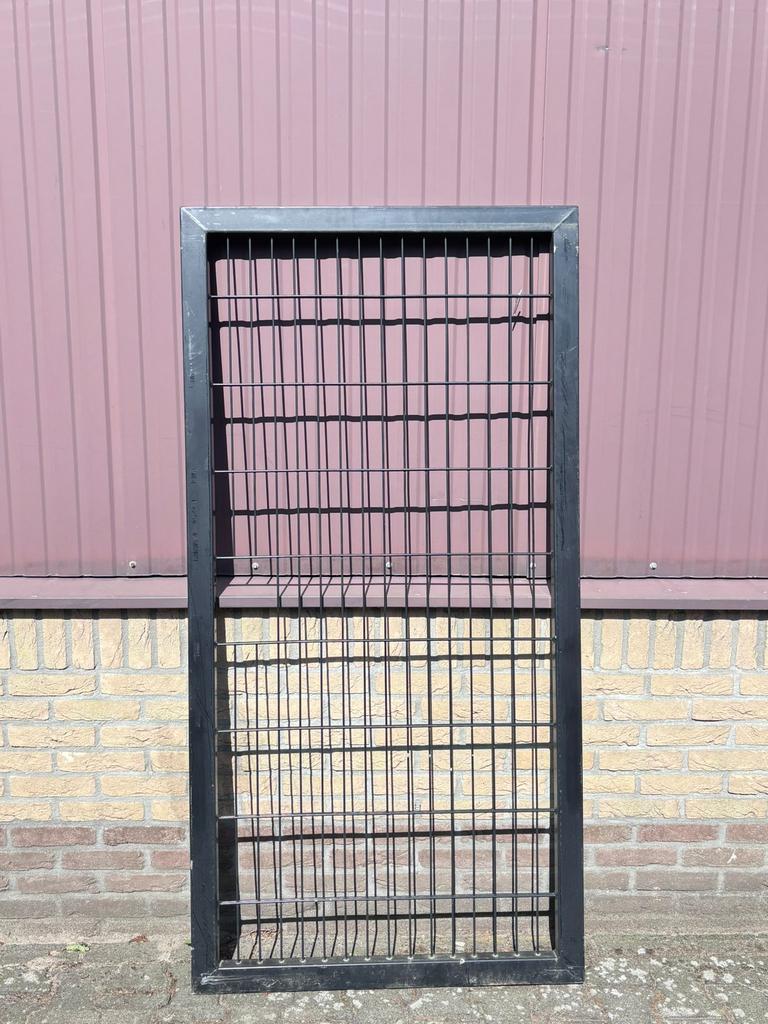 Enkele & Dubbele Poorten – Nieuw & 2e Keus – Diverse Maten, 100 tot 150 cm, 100 tot 150 cm, Zo goed als nieuw, 7582CR Losser industriestraat 8a