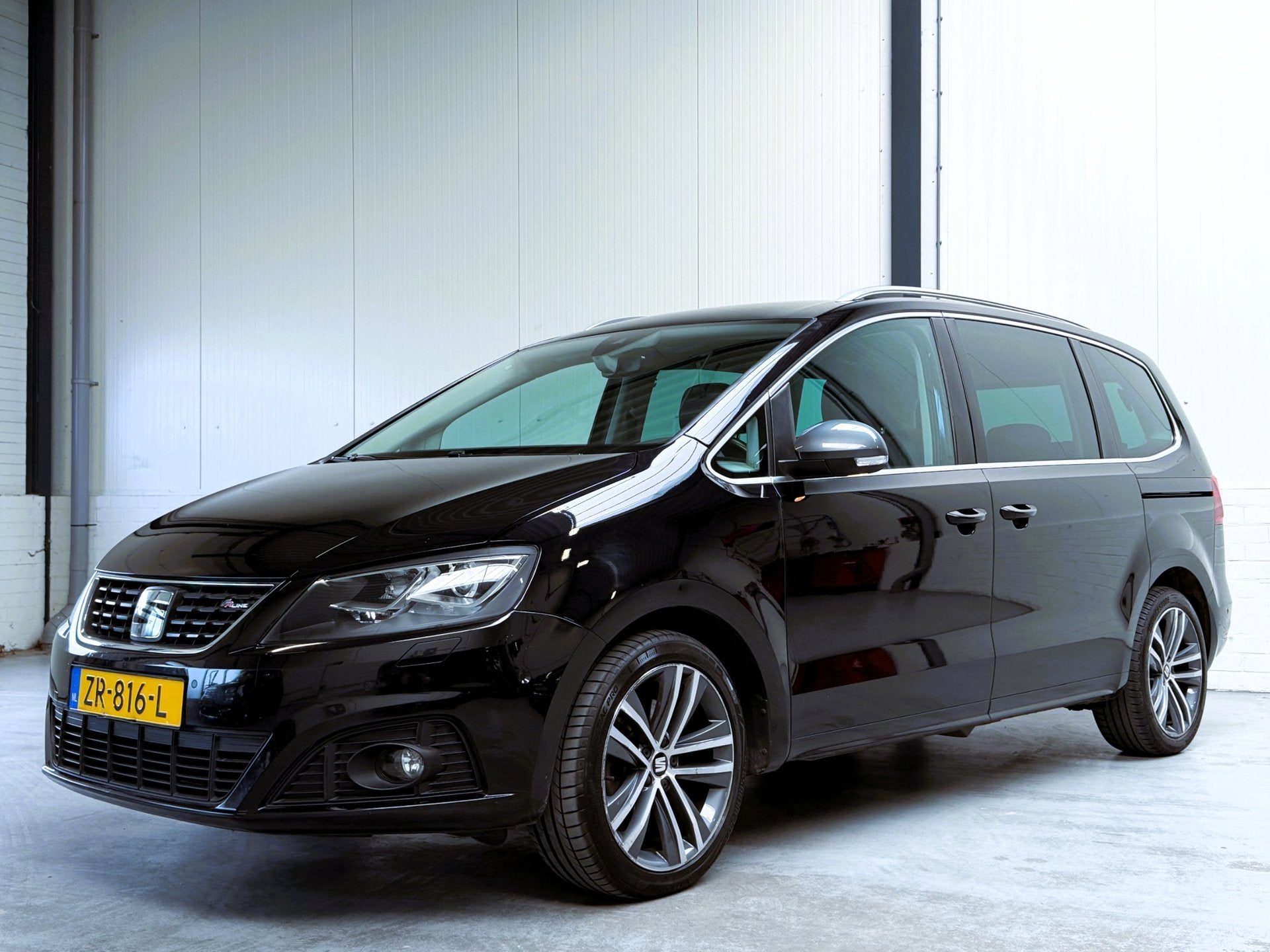 Seat Alhambra 1.4 TSI FR Business Intense|7P|Keyless|Trekhaa, Auto's, Seat, 4 cilinders, 150 pk, 7 stoelen, Zwart