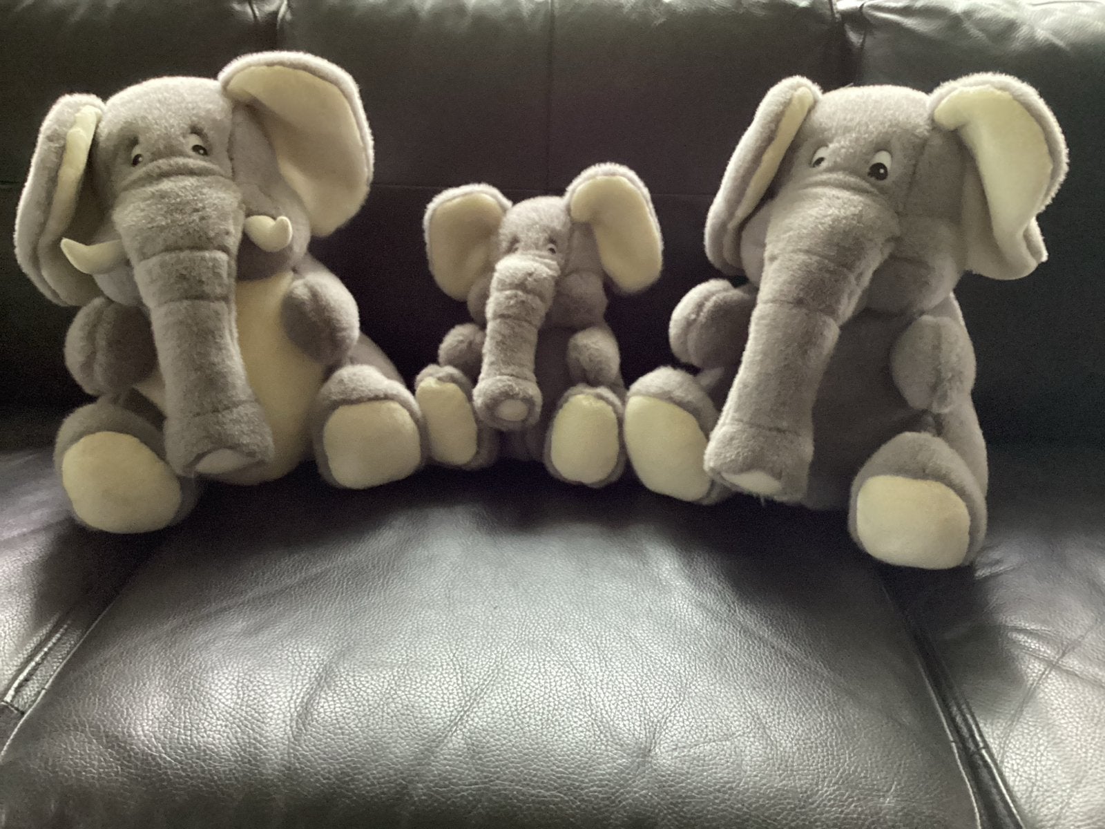 Olifanten knuffelfamilie - Papa, Mama en Baby Olifant, Gebruikt, Verzenden, Grijs, Middelgroot (20 tot 80 cm)