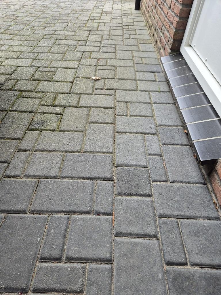 GRATIS SIERBESTRATING BETONKLINKERS, Ophalen, Gebruikt, Klinkers, 10 m² of meer