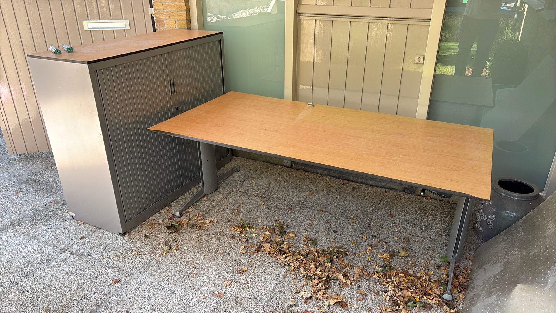 Bureau hoogte verstelbaar + kast, Ophalen, Zo goed als nieuw