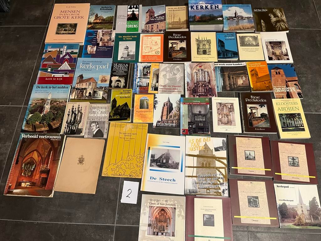 Grote collectie boeken over kerken en orgels, Ophalen of Verzenden, Gelezen, Christendom | Katholiek