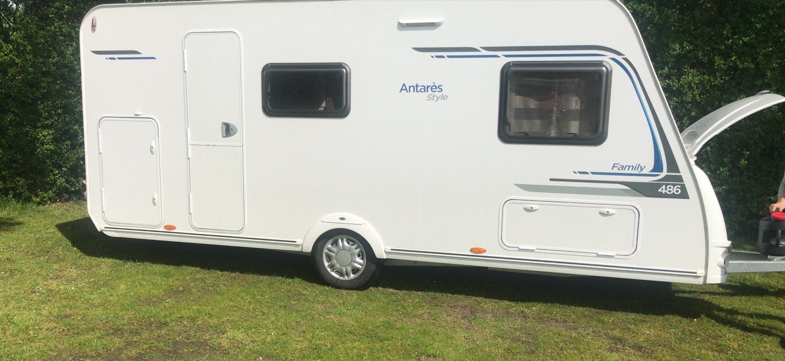 Caravelair 486 Antares Style MJ 2017 met voortent en luifel, Dwarsbed, Treinzit, 4 tot 5 meter, Caravelair
