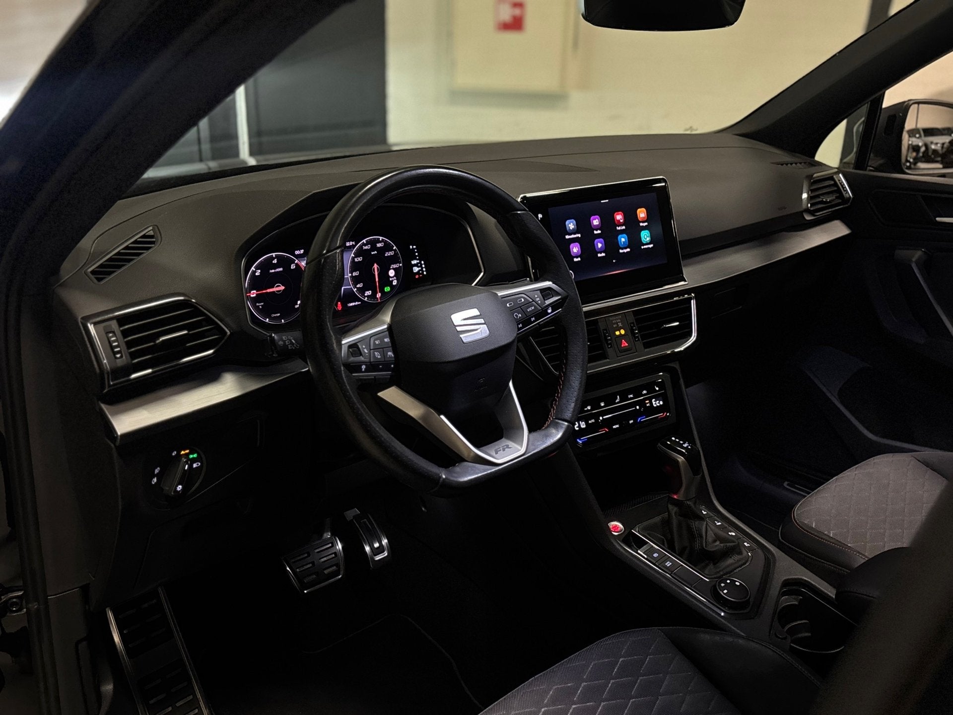 SEAT Tarraco 1.4 TSI e-Hybrid PHEV FR |Trekhaak|Pano|360Cam|, Auto's, Gebruikt, Zwart, 4 cilinders, Leder en Stof