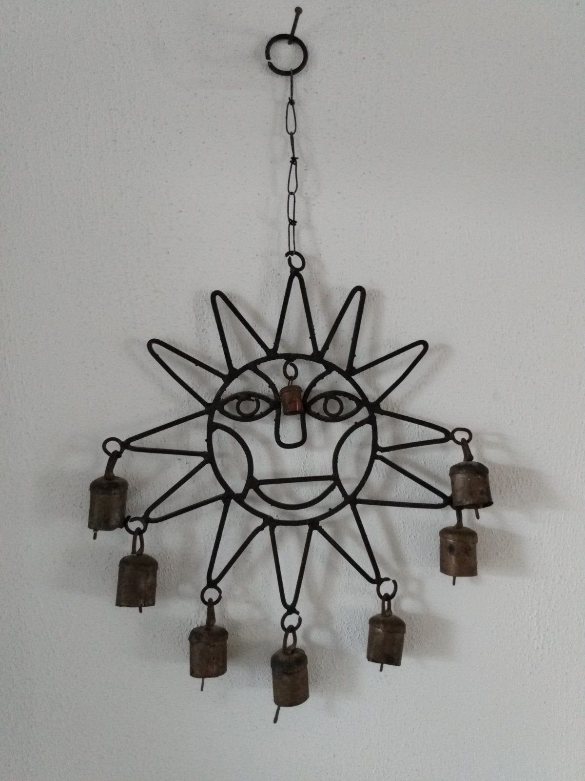 Mooie, metalen unieke raam,- muurhanger zon met belletjes, Ophalen of Verzenden