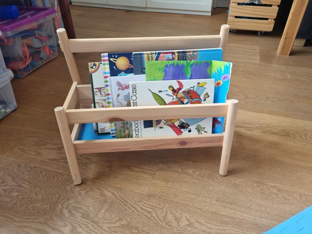 Boekenstandaard IKEA, Verzenden, Zo goed als nieuw, Lamp