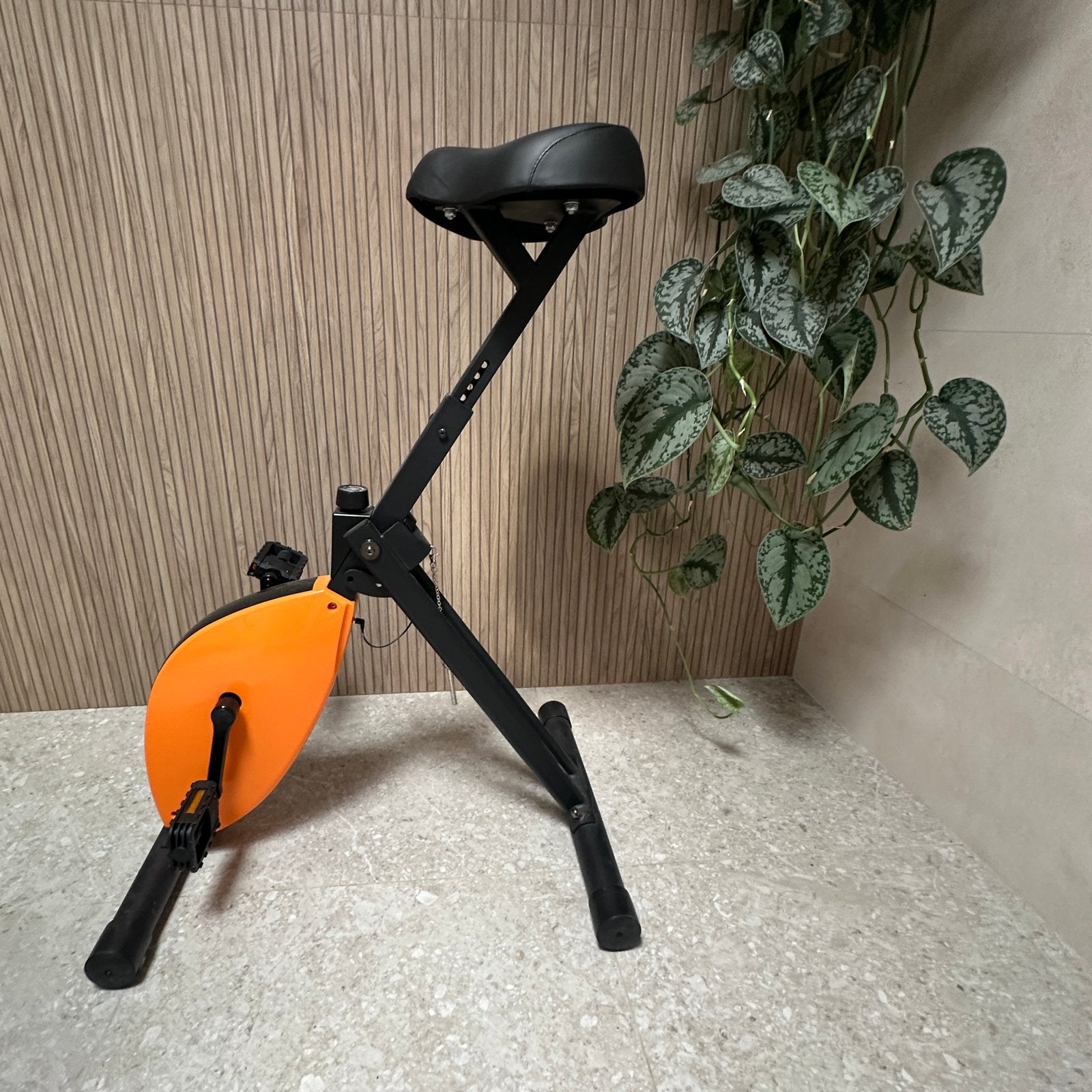 Deskbike - Opvouwbare Hometrainer voor onder bureau, Sport en Fitness, Ophalen, Gebruikt, Metaal, Benen