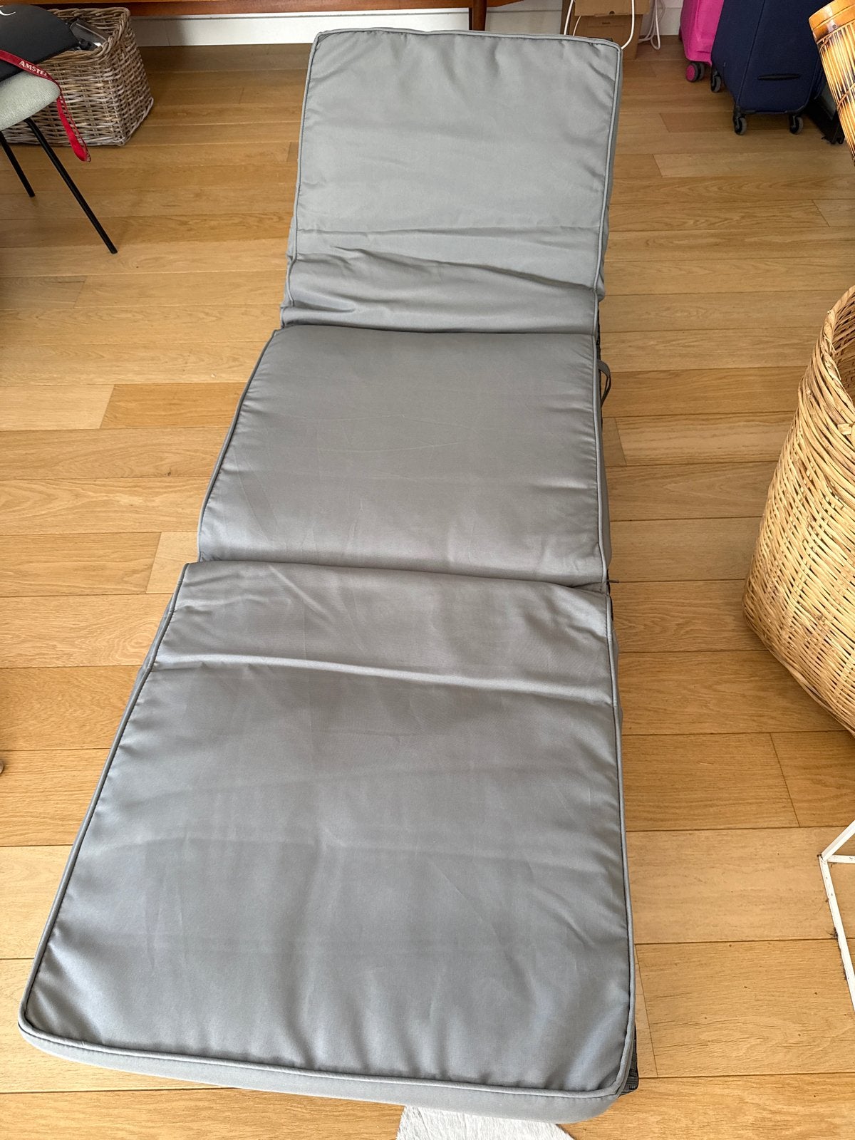 Verstelbaar buiten day bed met kussen, Ophalen, Gebruikt, Wicker, Verstelbaar