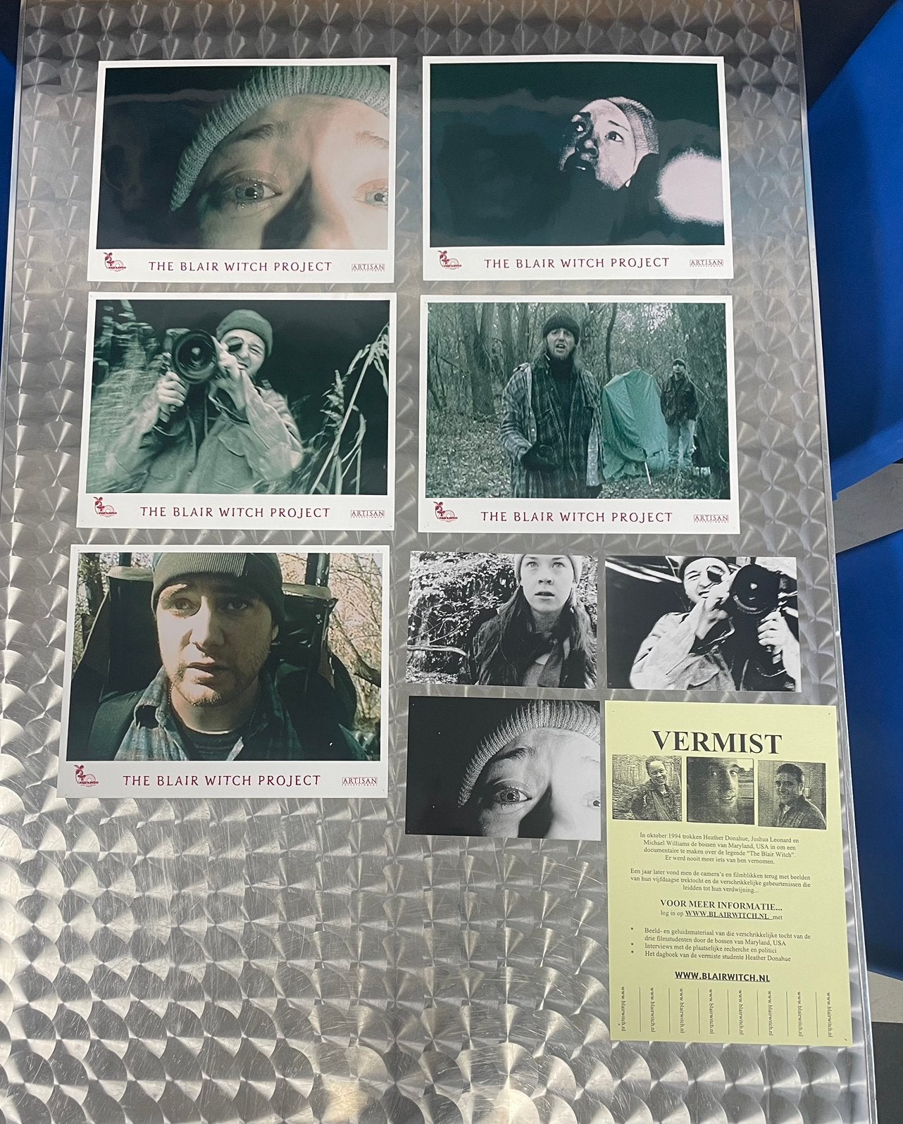 THE BLAIR WITCH PROJECT 5 lobbycards + 3 foto's, Verzamelen, Ophalen of Verzenden, Gebruikt, Film, Foto of Kaart