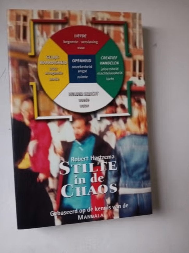 Robert Hartzema - Stilte in de chaos, Ophalen of Verzenden, Zo goed als nieuw