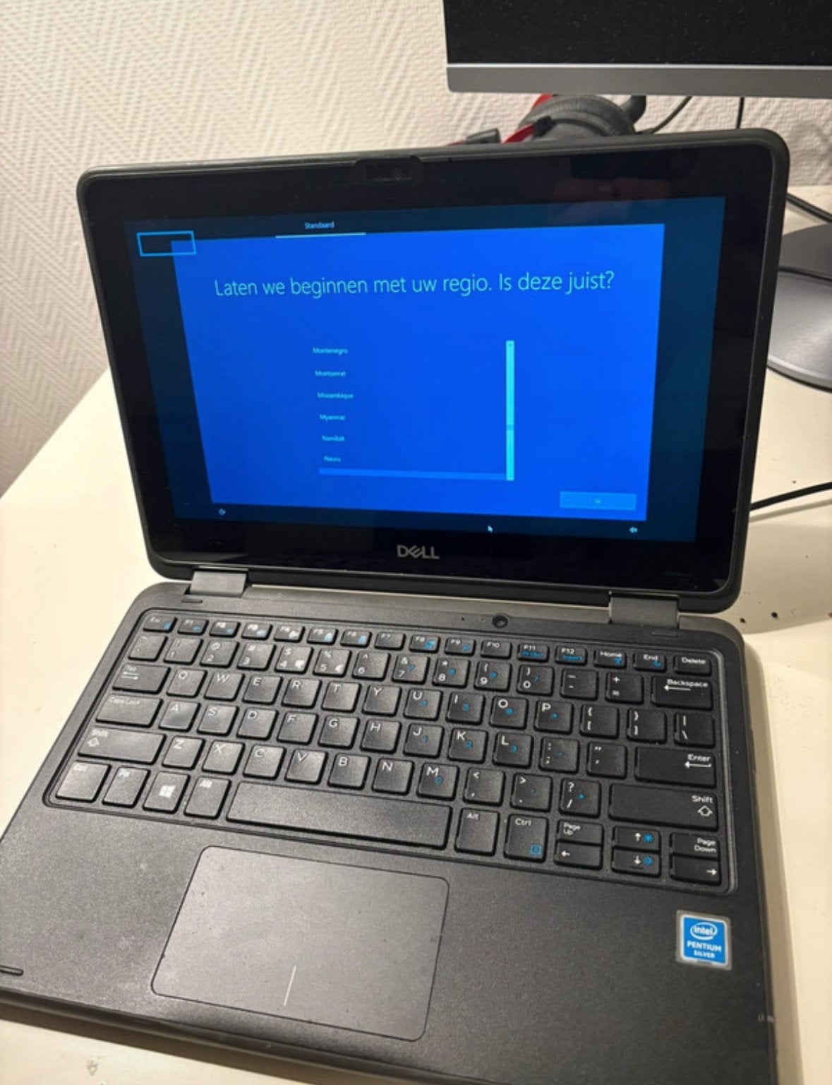Dell Latitude 3190 2-in-1 (Laptop & Tablet), Computers en Software, Windows Laptops, Qwerty, Ophalen of Verzenden, Zo goed als nieuw