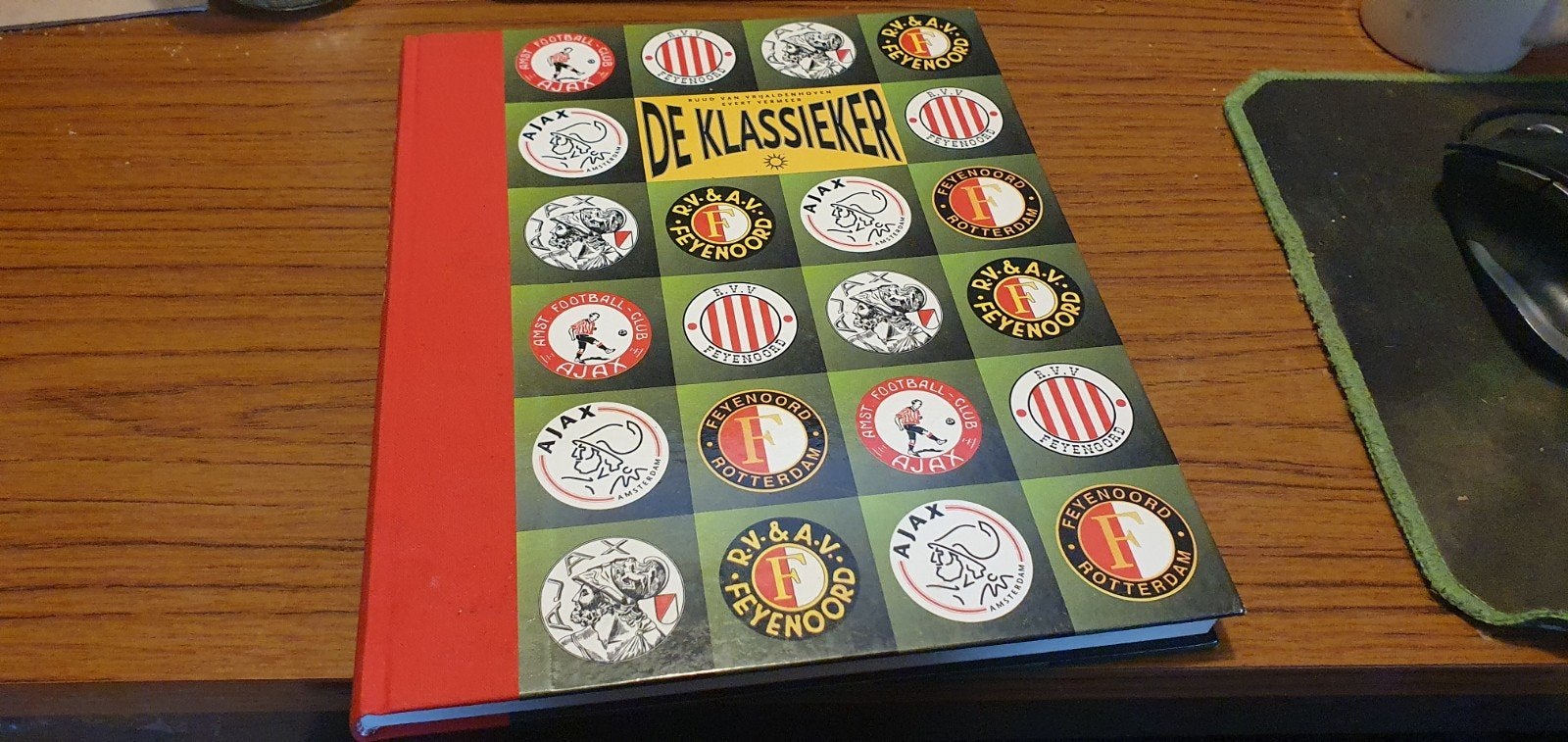 De klassieker Feyenoord Ajax -  1994, Evert Vermeer en Ruud van Vrijaldenhove, Ophalen of Verzenden, Zo goed als nieuw, Balsport