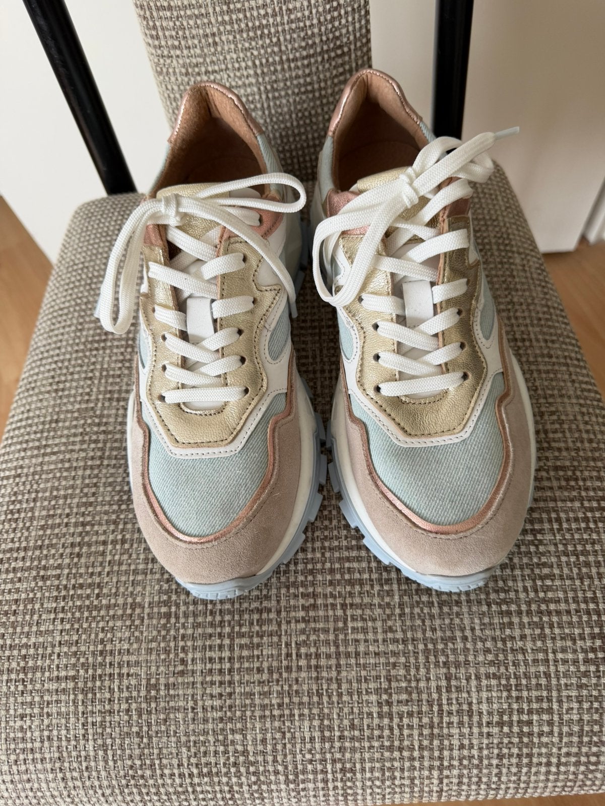 Nieuwe DWRS sneakers maat 40, Kleding | Dames, Schoenen, Ophalen of Verzenden, Nieuw, Overige kleuren, Sneakers of Gympen