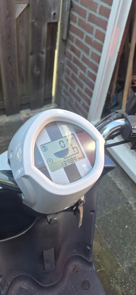 Tomos E-Lite elektrische scooter - Blauw/Wit, Fietsen en Brommers, Brommers | Tomos, Gebruikt, Overige modellen, Ophalen of Verzenden