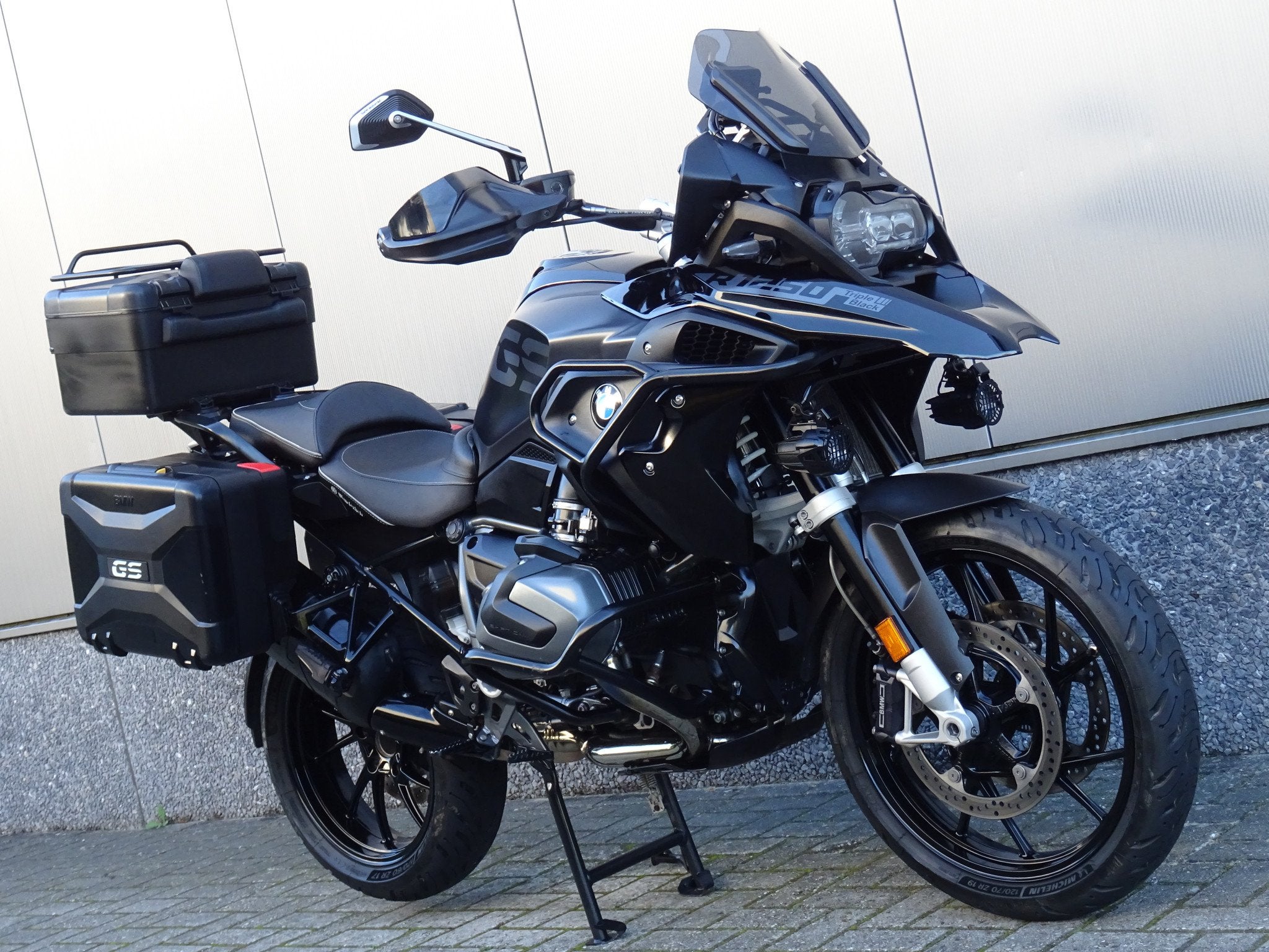 BMW R 1250 GS ABS TRIPLE BLACK (bj 2021), Motoren, Toermotor, 1250 cc, Gebruikt, Bedrijf