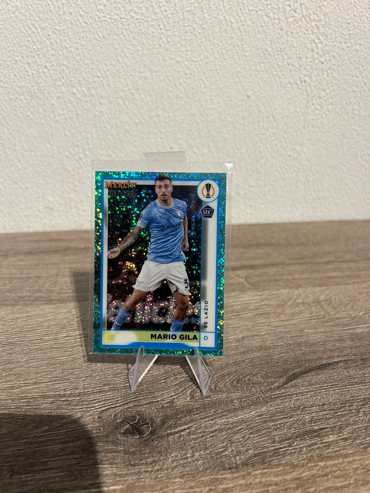 Mario Gila 2022-23 Topps Merlin Chrome UCC Aqua /199 #129, Ophalen of Verzenden, Zo goed als nieuw, Plaatje