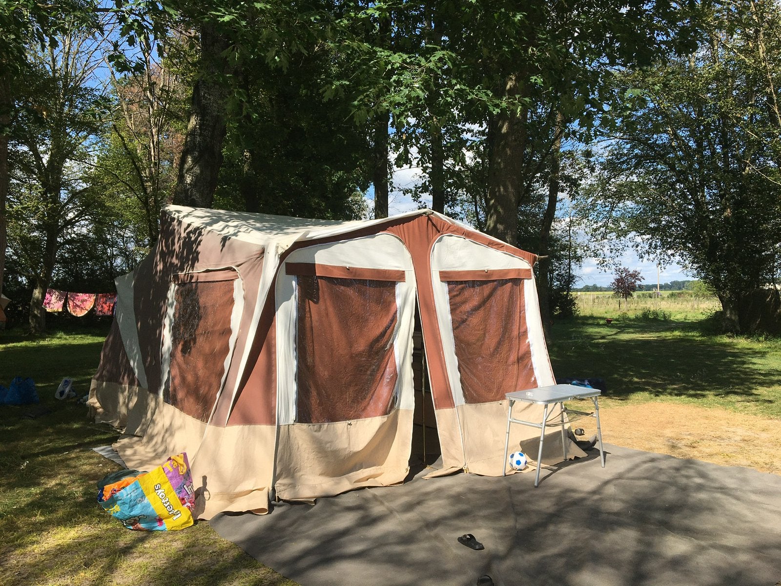 Vouwwagen Trigano Odyssee, incl zijtent, luifel, keuken., Ophalen, Gebruikt, Tot en met 6