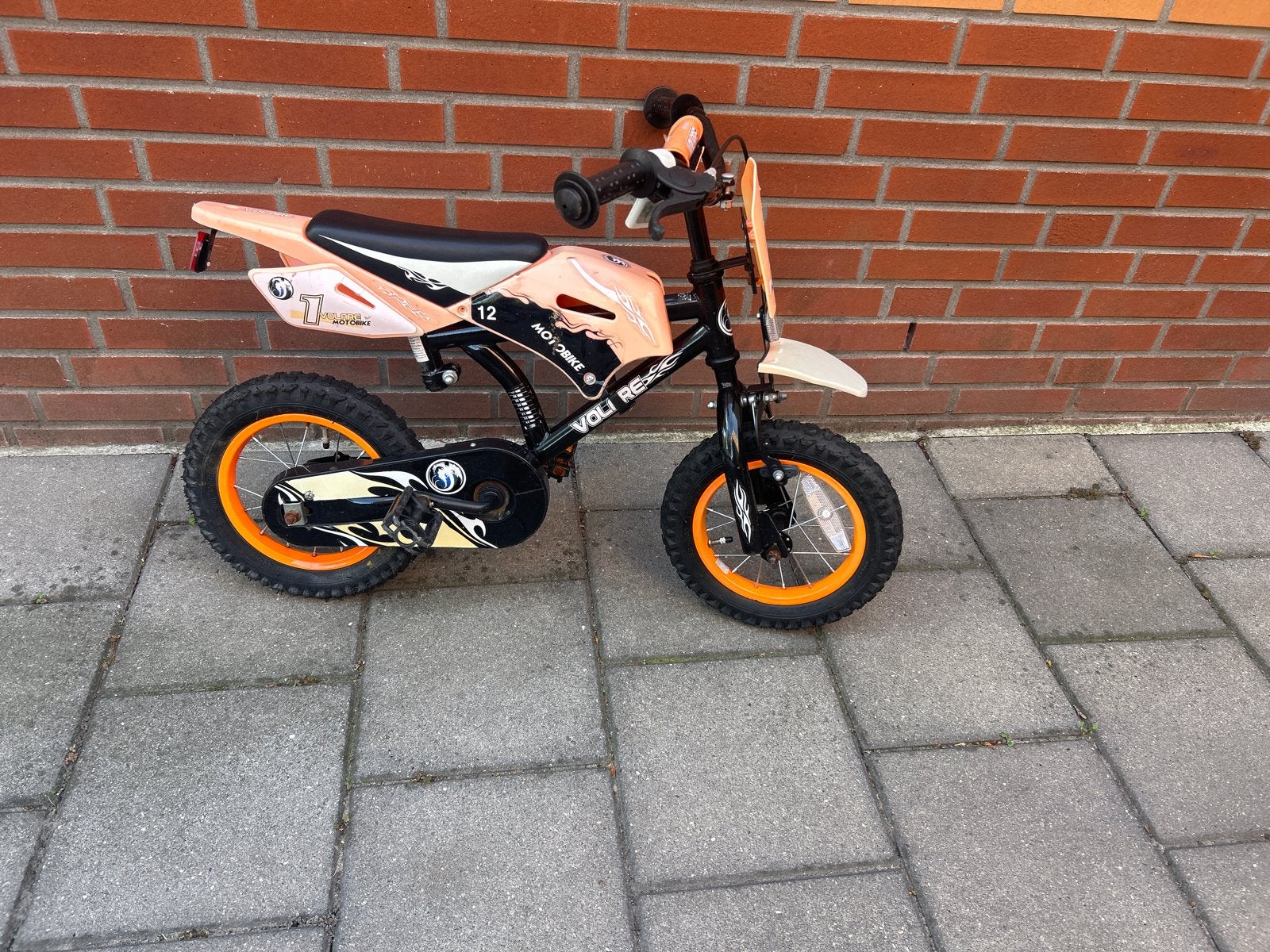 Volare Motobike Kinderfiets 12 inch - Oranje/Zwart, Ophalen, Gebruikt, Terugtraprem, Minder dan 16 inch