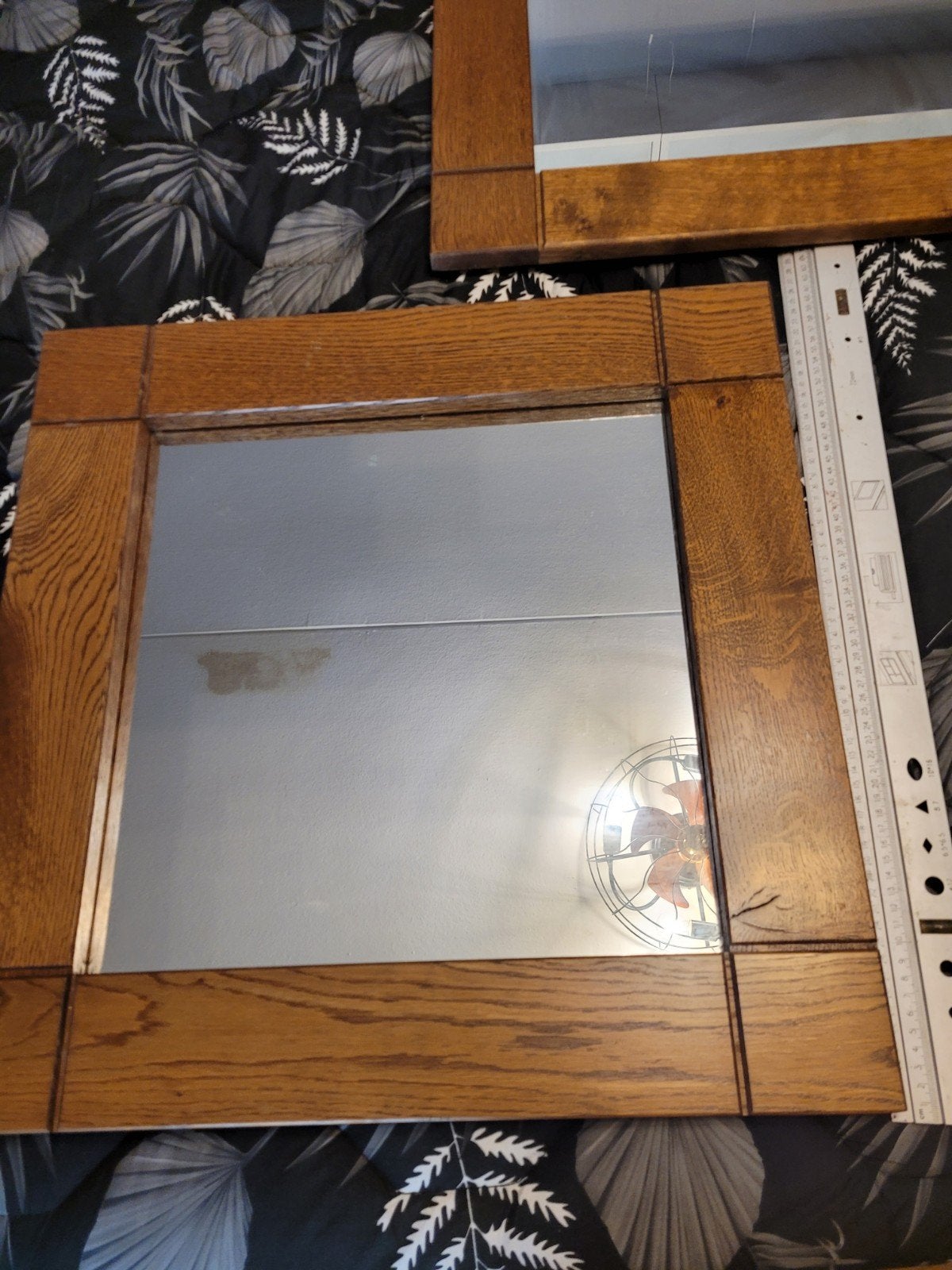 2 Spiegels in eiken lijst  60 x 60 cm, Ophalen