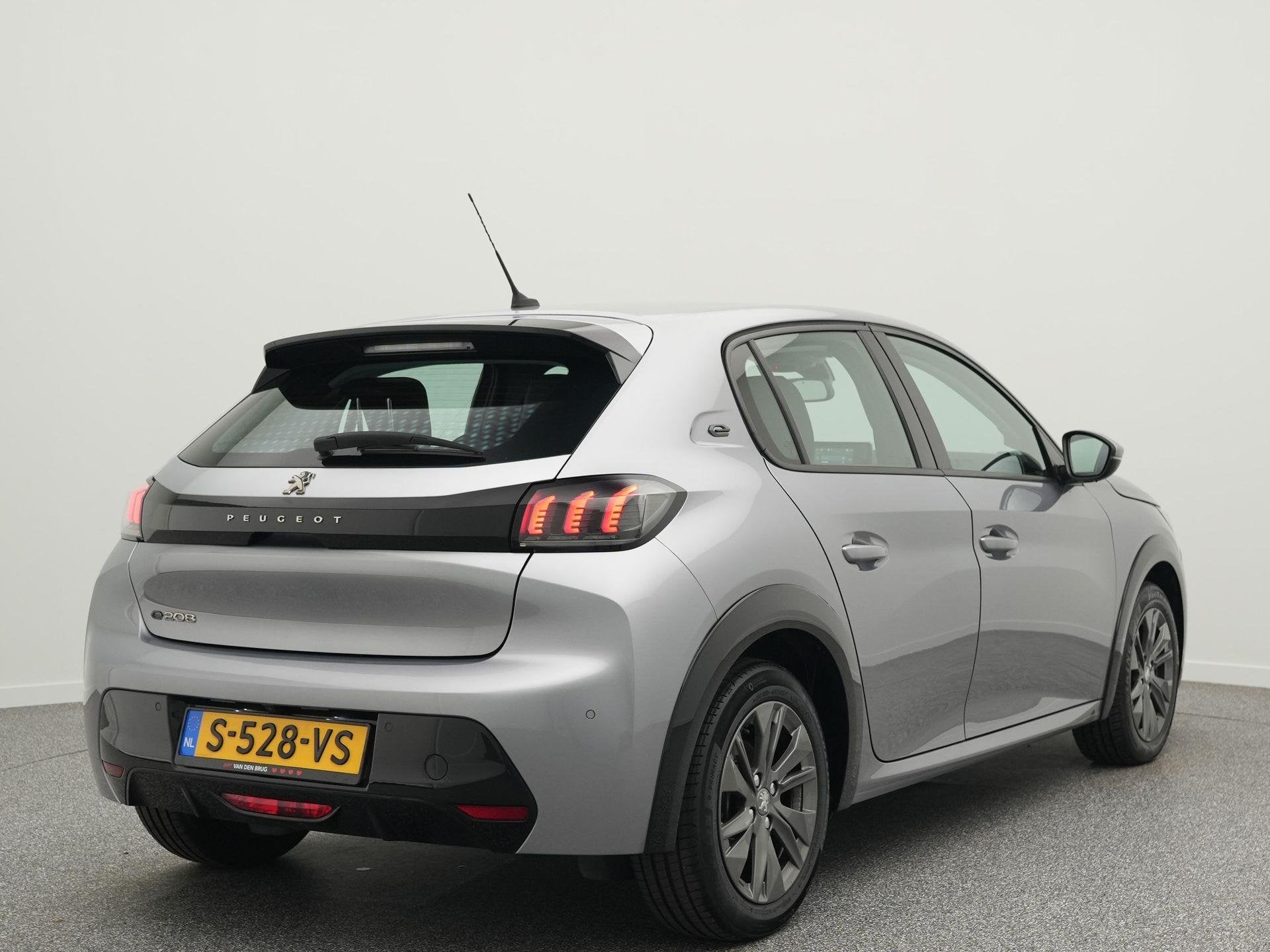 Peugeot e-208 EV Allure 50 kWh 136 PK | Navigatie | Climate, Auto's, 136 pk, Gebruikt, Leder en Stof, Automatische klimaatregeling