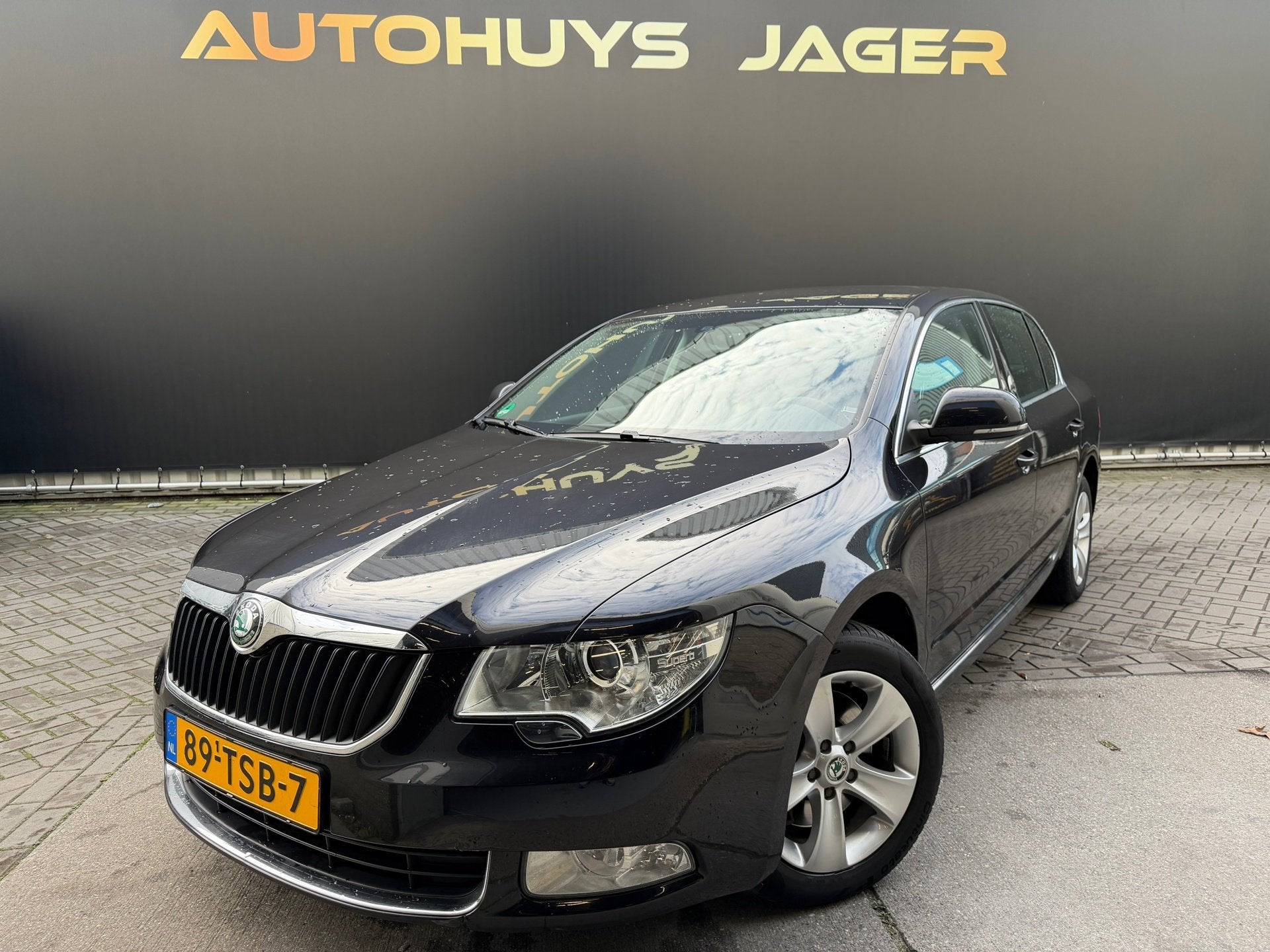Skoda Superb 1.8 TSI Ambition Automaat, Auto's, Euro 5, Stof, Gebruikt, Zwart