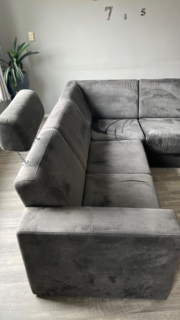 Grijze hoekbank, comfortabel en ruim, Huis en Inrichting, Banken | Bankstellen, Ophalen, Gebruikt, 100 tot 125 cm, Hoekbank