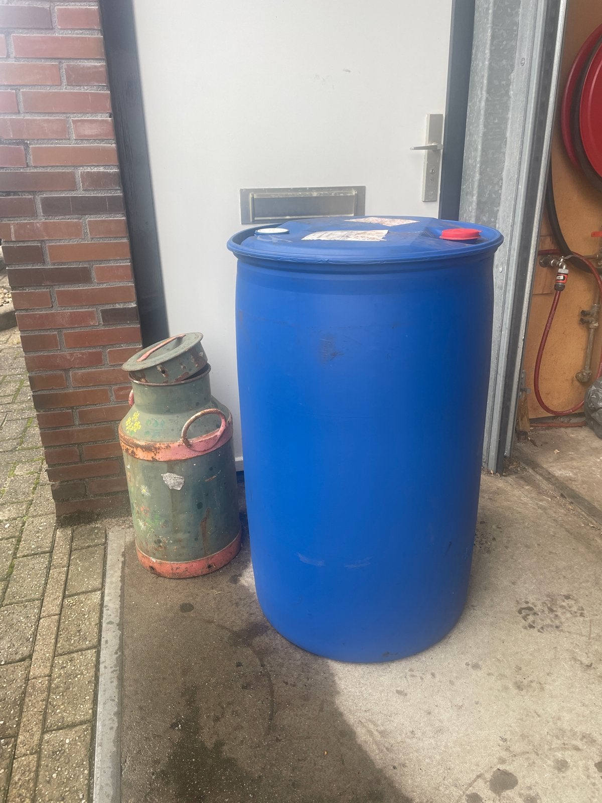 Kunststof ton 210 liter - ideaal als regenton, Tuin en Terras, Ophalen, Kunststof, Gebruikt, 150 liter of meer