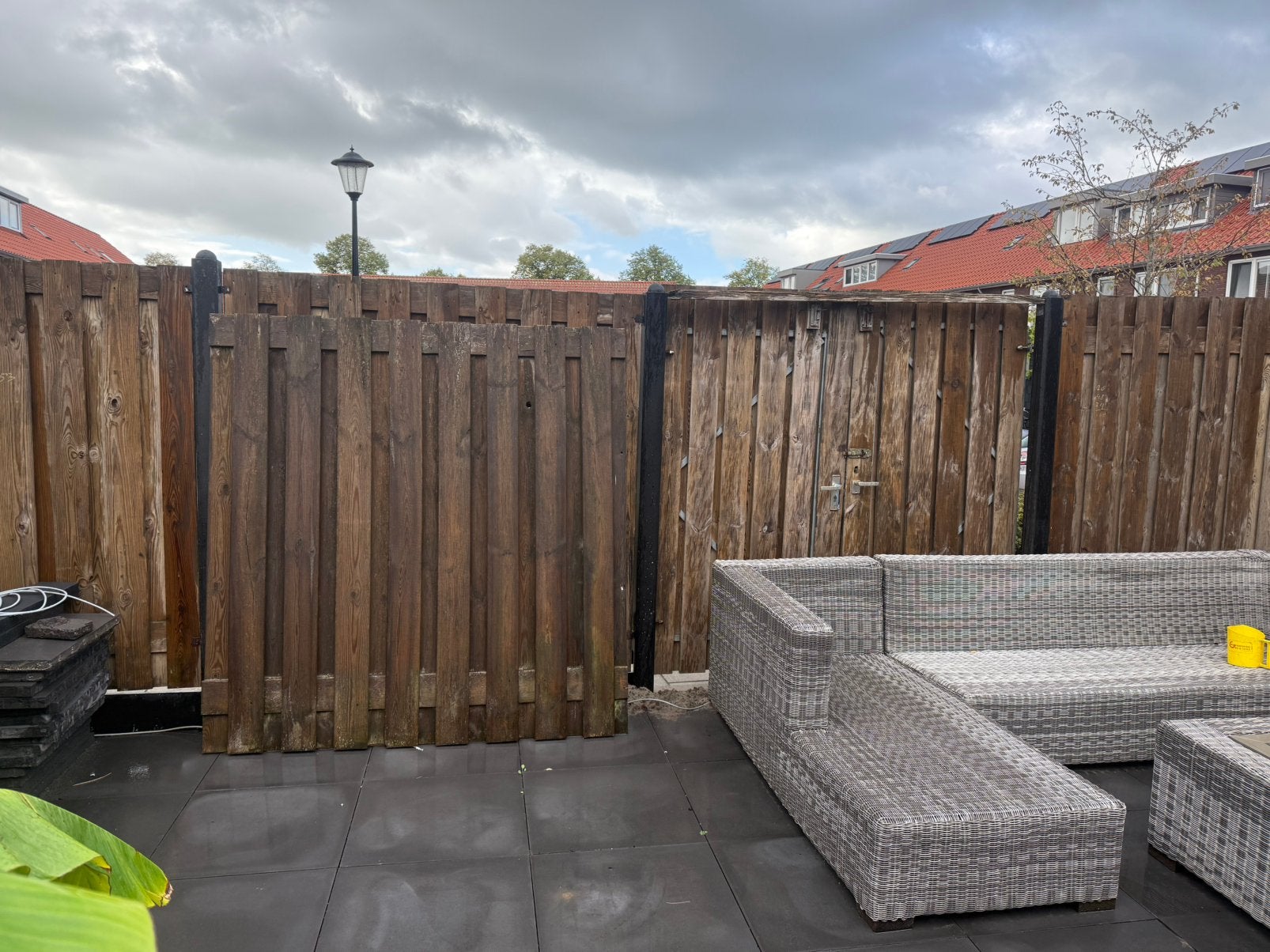 Schutting hout beton, met dubbele poort, Tuin en Terras, Ophalen, 1 tot 2 meter, 6 meter of meer, Zo goed als nieuw