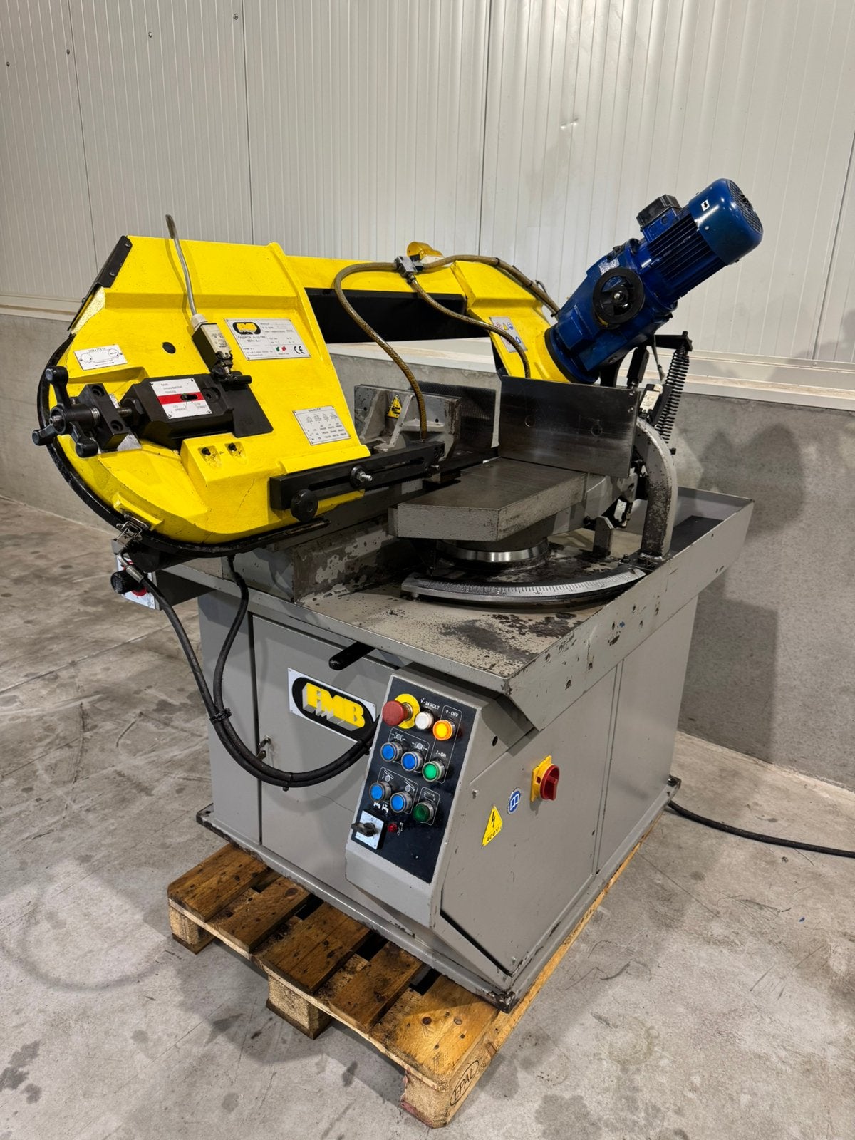 FMB GALACTIC 240 x 420 bandzaagmachine, Ophalen, 70 mm of meer, Zo goed als nieuw, Lintzaag