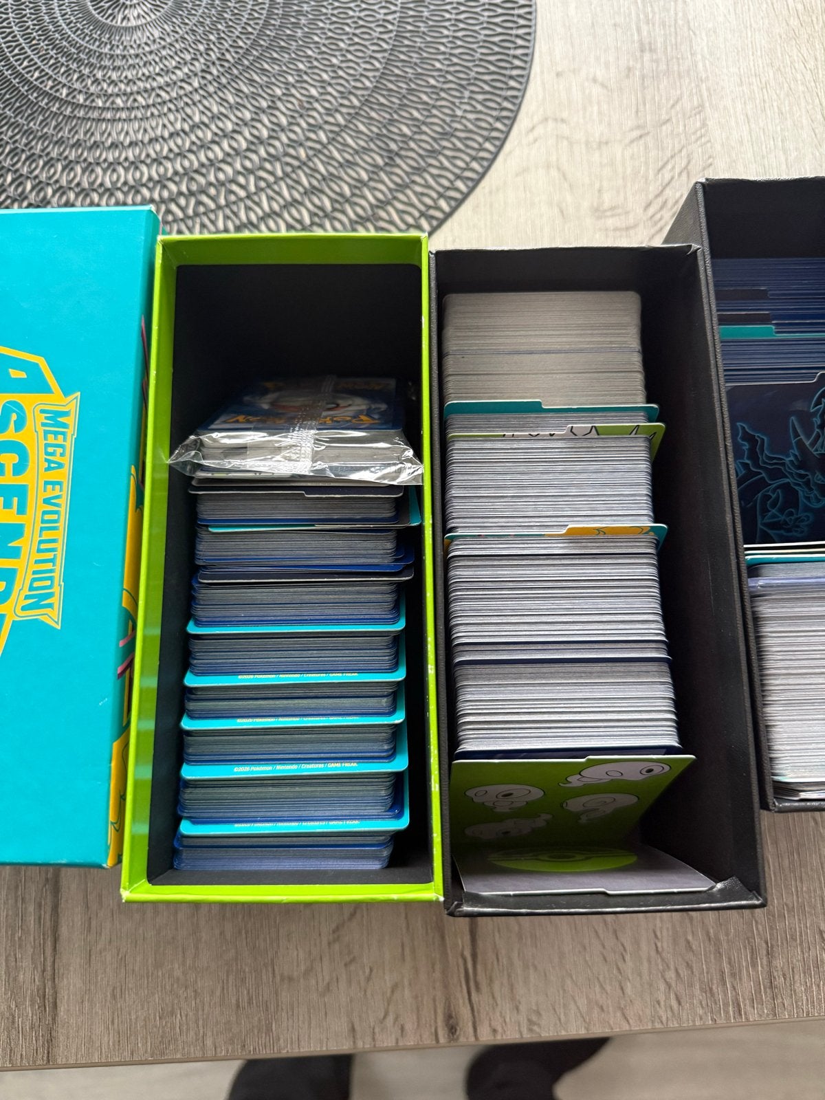 4 Boxen Pokémon Bulk Kaarten met Holo's en 12 Pulls, Hobby en Vrije tijd, Ophalen of Verzenden, Gebruikt, Meerdere kaarten, Foil