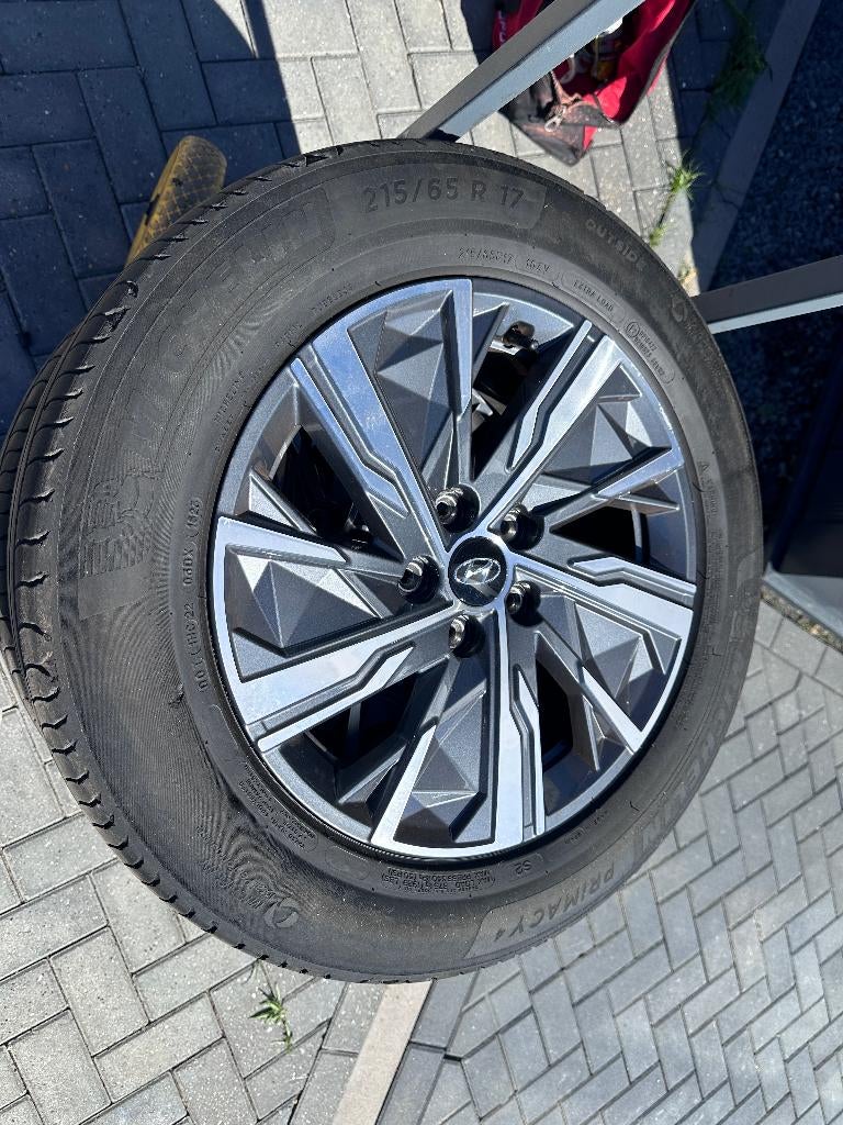 Hyundai Tucson Velgen met zomerbanden215/65R17, Ophalen, Gebruikt, Velg(en), 17 inch