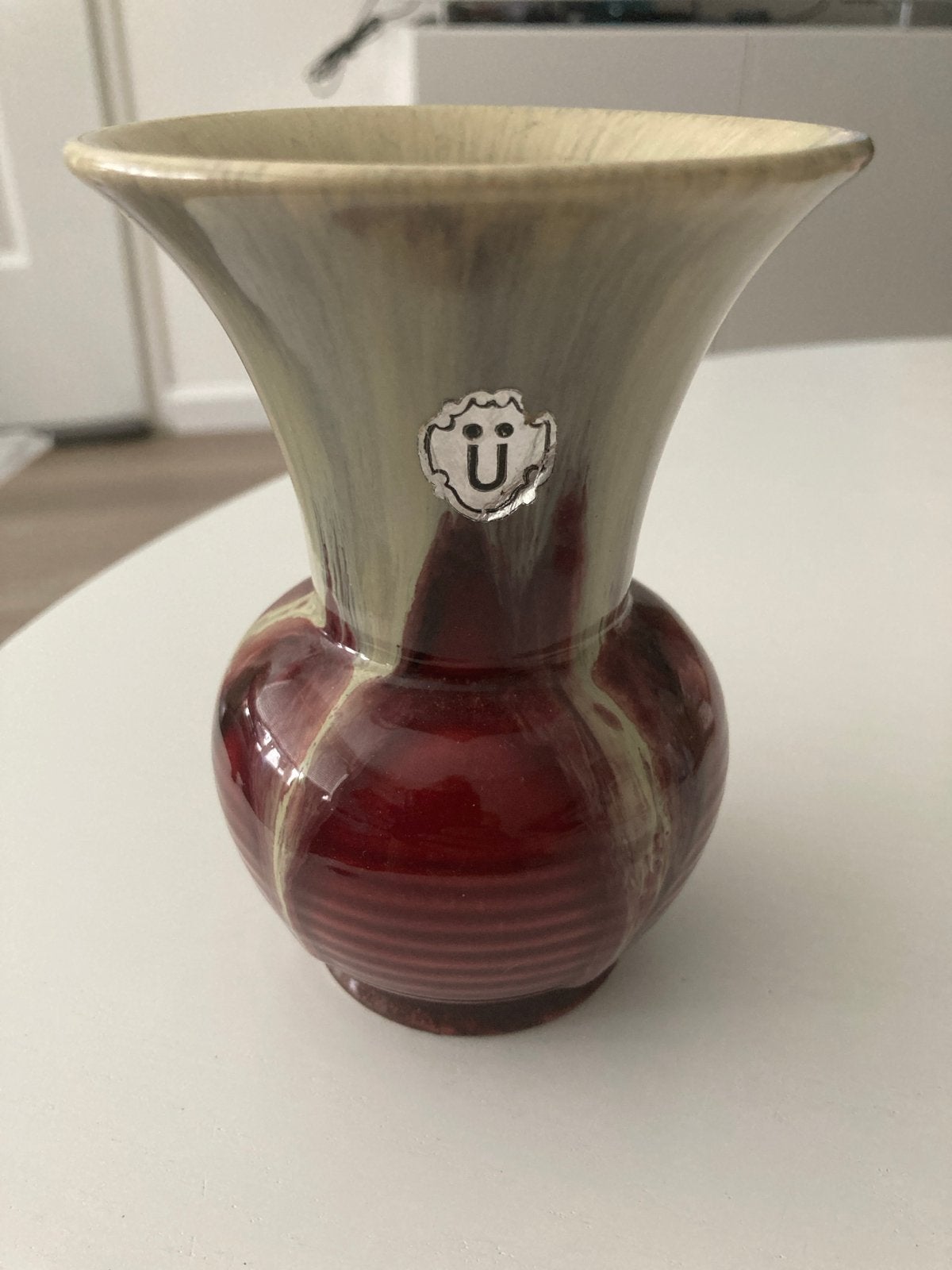 Vintage Ü-Keramiek vaas, rood en beige, West-Germany, Ophalen