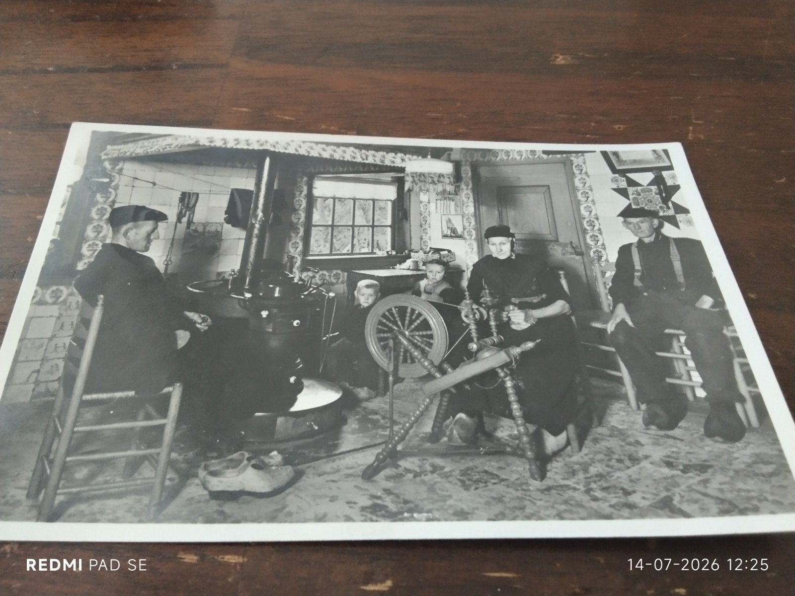 Zeldzame foto Staphorster klederdracht, gestempeld 1945, Ophalen of Verzenden, Voor 1940, Gebruikt