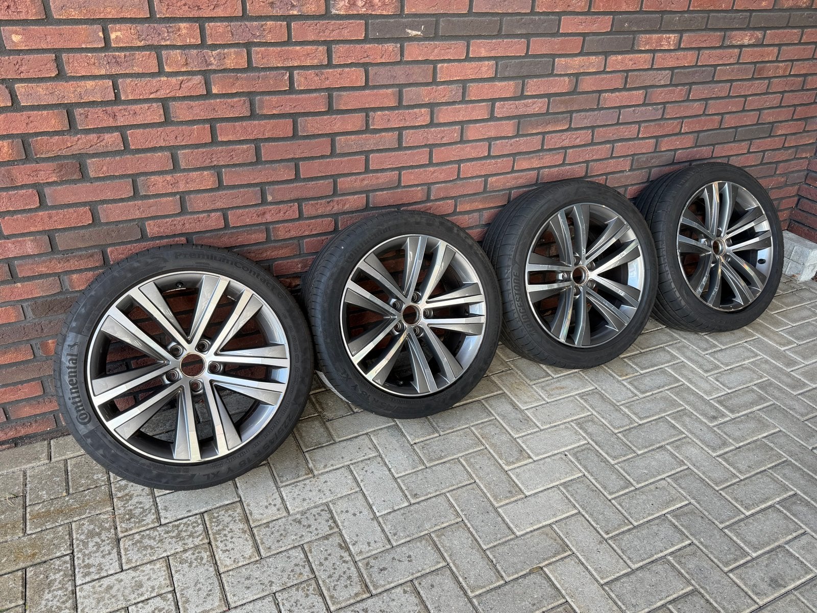 Set wielen Volkswagen Sharan Highline 18” met zomerbanden, Ophalen, 18 inch, Gebruikt, Banden en Velgen