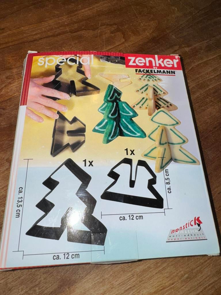 Zenker 3d kerstboom koekjes uitsteker vorm, Hobby en Vrije tijd, Taarten en Cupcakes maken, Verzenden, Zo goed als nieuw, Bakvorm
