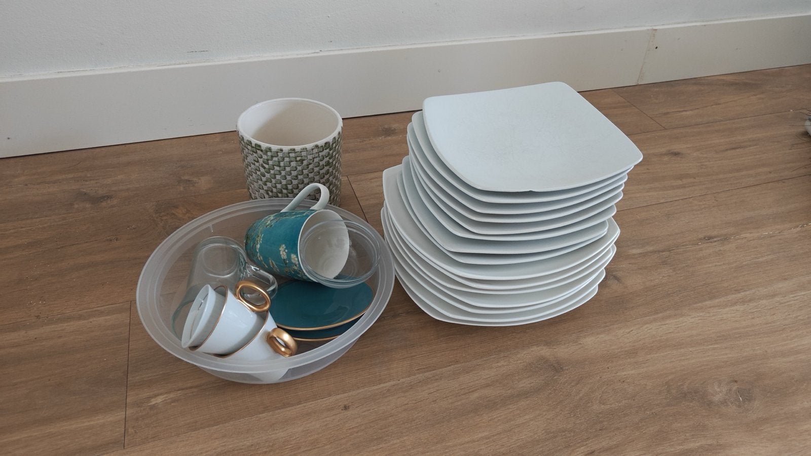 Servies set: borden, kopjes en mokken, Huis en Inrichting, Gebruikt, Keramiek, Ophalen of Verzenden, Overige stijlen