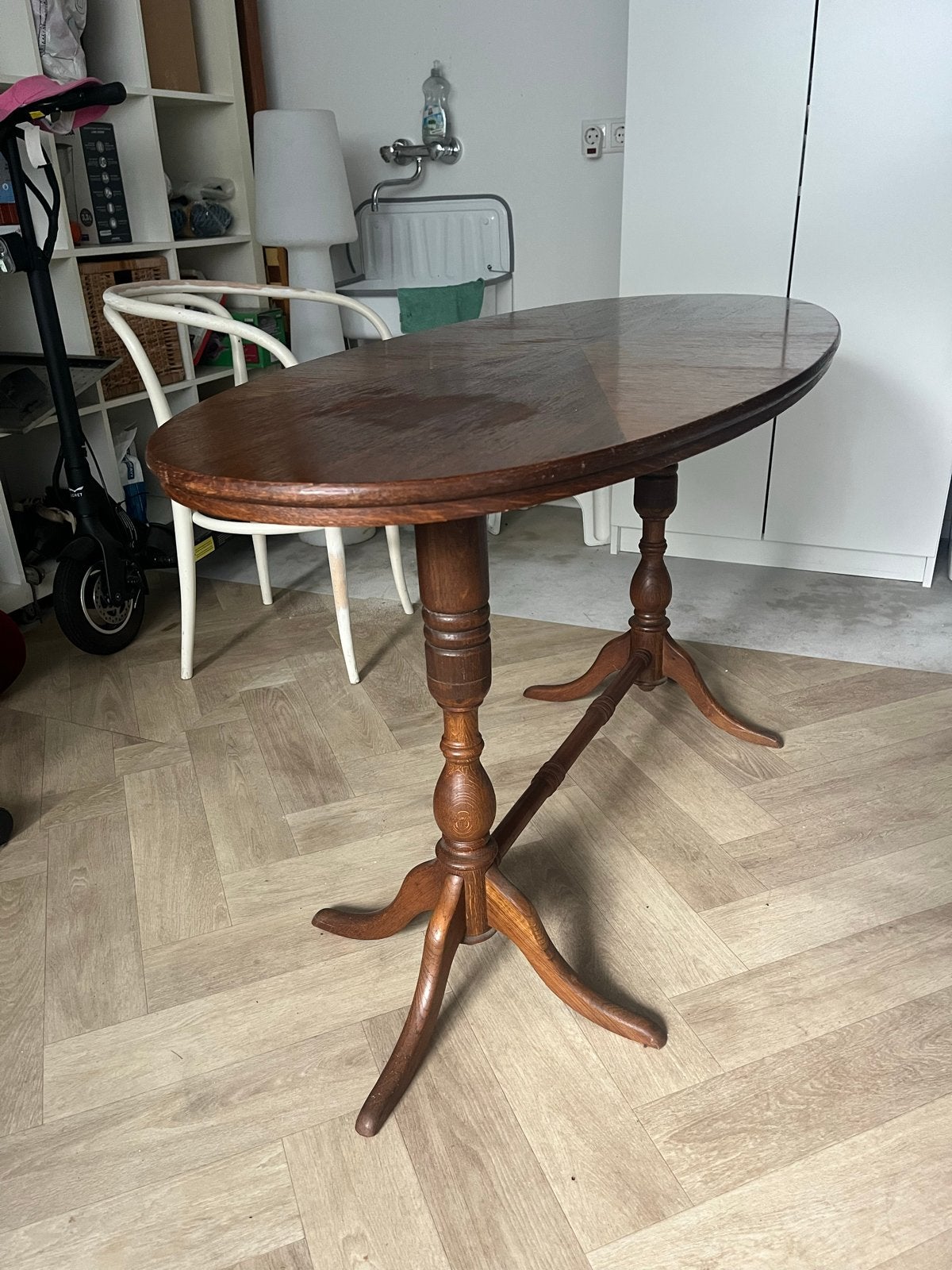 Ovale houten salontafel met gedraaide poten, Ophalen of Verzenden