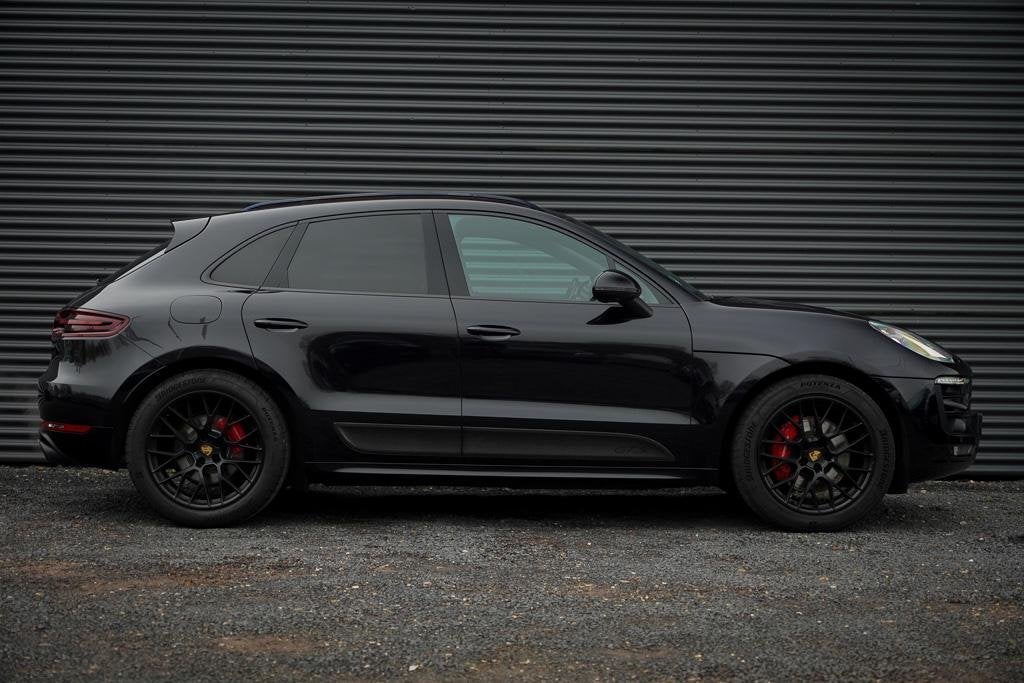 Foto 13 van Porsche Macan 3.0 GTS / Pano / Luchtvering / Trekhaak / Spor
