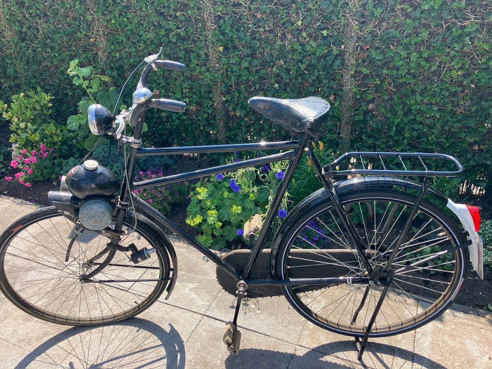 Te Koop BERINIE M13 eitje met kenteken. Bieden vanaf €500, Ophalen