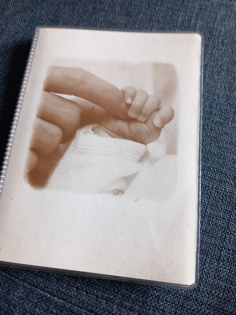 Fotomapje met baby handje, Ophalen of Verzenden, Zo goed als nieuw