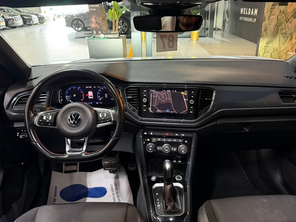 Volkswagen T-ROC 1.5 TSI Sport Business R|Automaat|ACC|Pano|, Auto's, 1254 kg, 4 cilinders, Leder en Stof, Wit