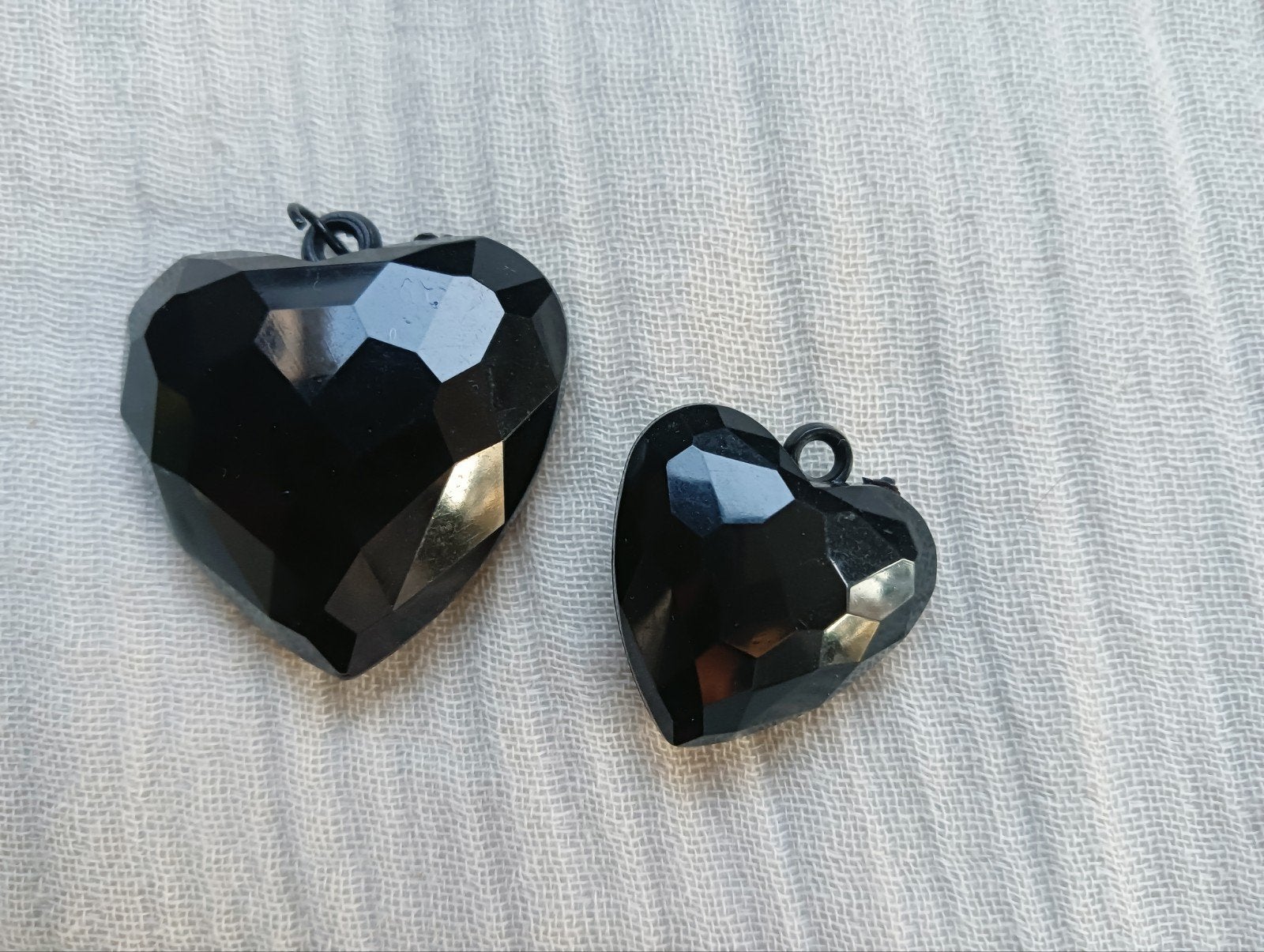 2 ketting hangers van kunststof in diamant look,ca 2,5+3,5cm, Overige materialen, Zwart, Ophalen of Verzenden, Zo goed als nieuw