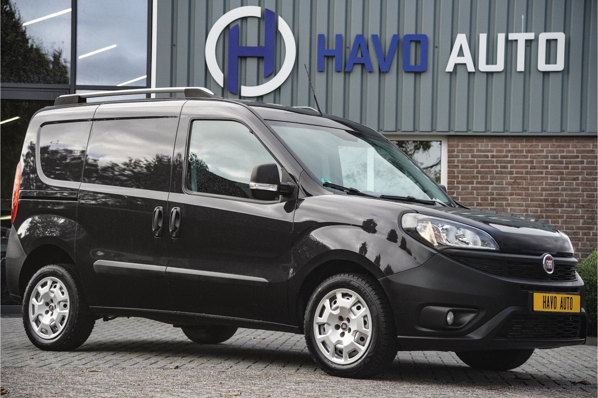 Fiat Doblò Cargo 1.4 T-Jet, AIRCO, NAVI, TREKHAAK, BTW-VRIJ, Voorwielaandrijving, Stof, Gebruikt, Zwart