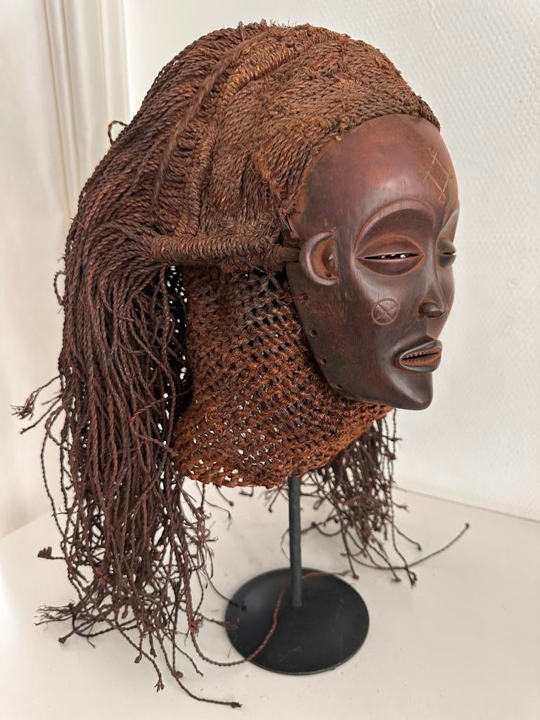 Chokwe Mwana Pwo masker privé collectie Matadi Congo, Ophalen of Verzenden