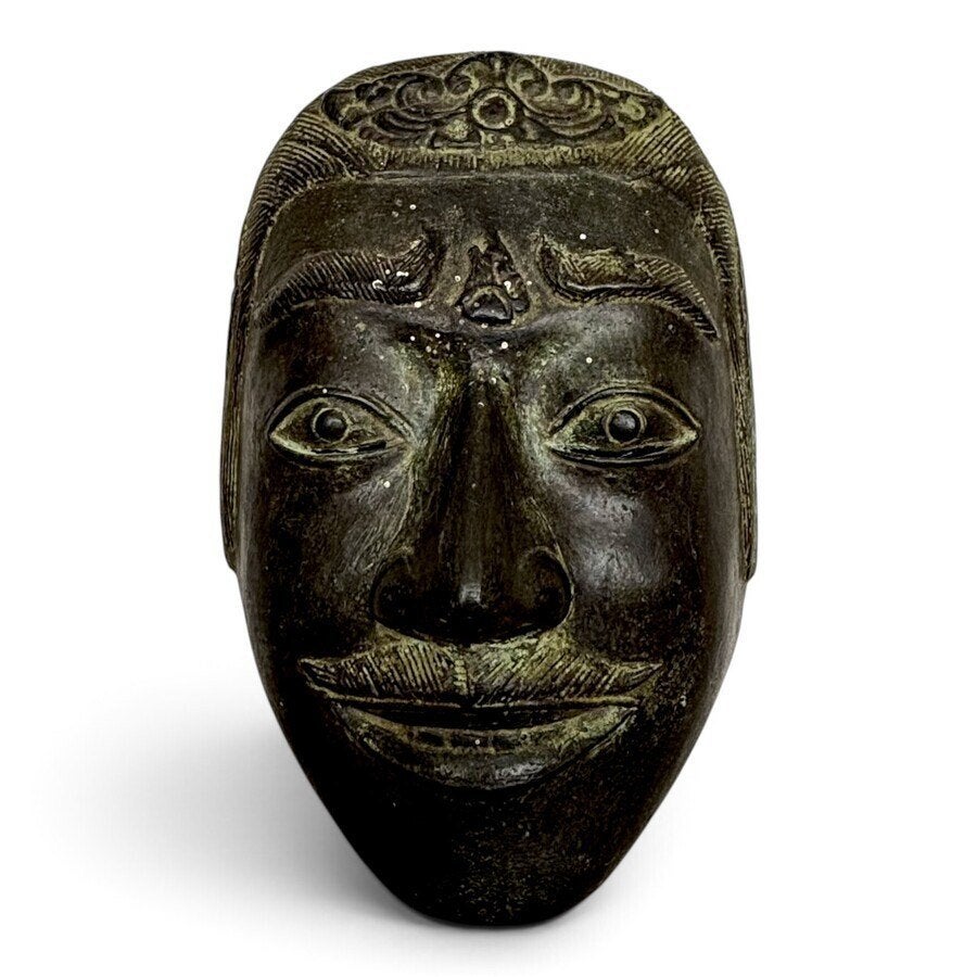 Twee Javaanse bronzen maskers, Groep mensen, Minder dan 20 cm, Brons, Klassiek