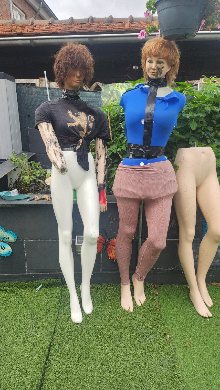 Halloween decoratie: griezelige paspoppen en hoofden, Ophalen of Verzenden, Gebruikt, Versiering, Halloween of Griezel