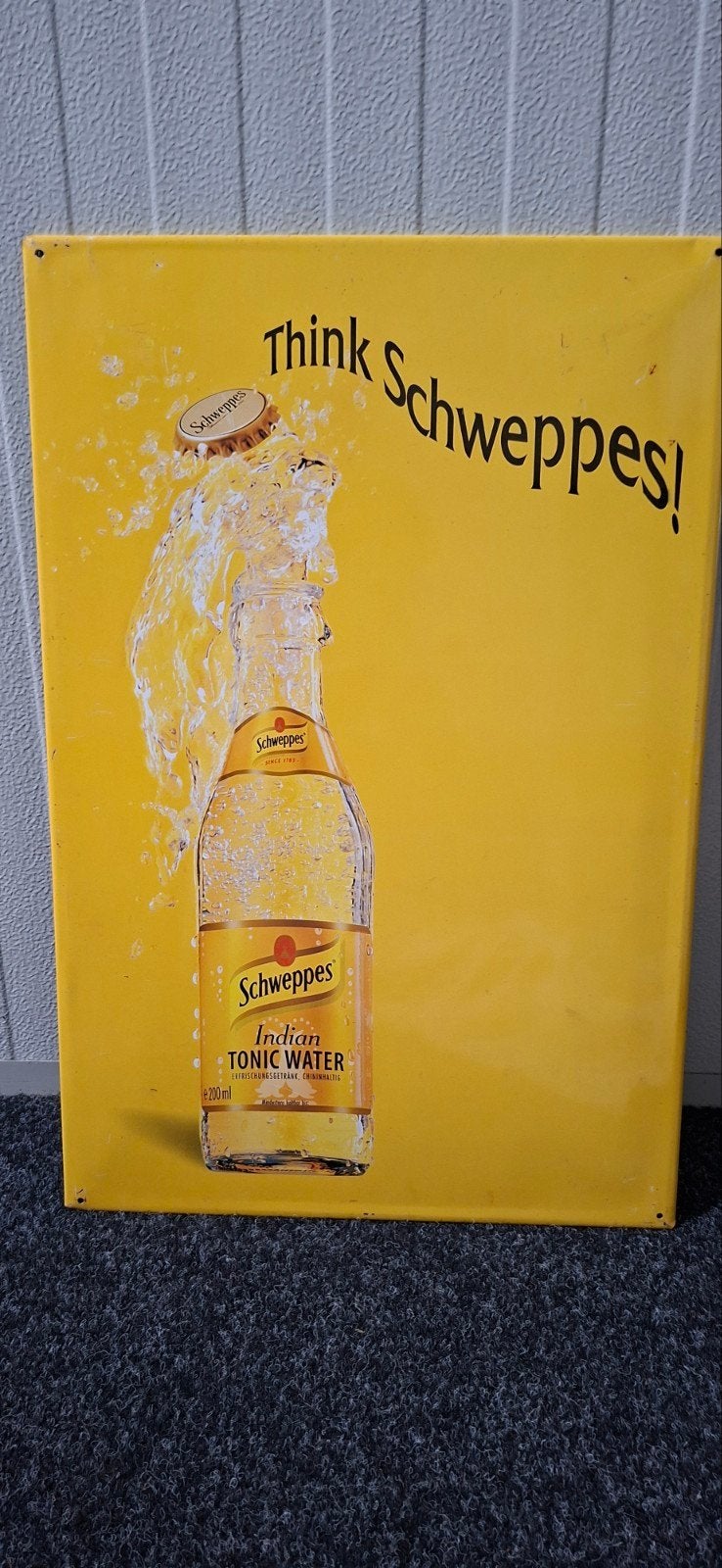 Vintage Schweppes Tonic Reclamebord - "Think Schweppes!", Ophalen of Verzenden, Gebruikt, Reclamebord
